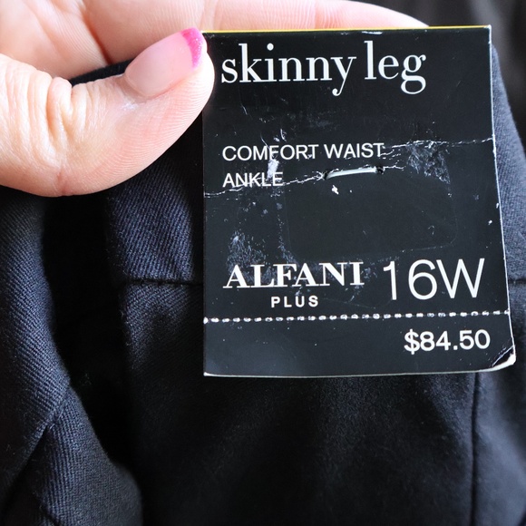 ALFANI Women's Color Block Cropped Pants - Picture 6 of 7